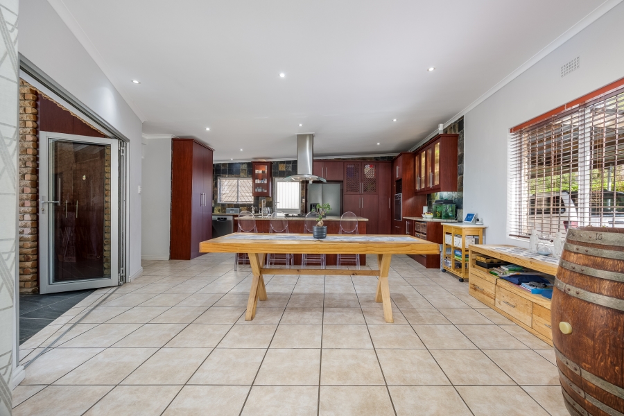 4 Bedroom Property for Sale in Vierlanden Western Cape